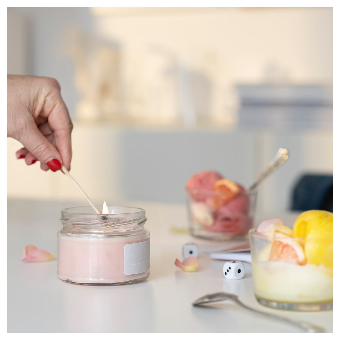 Adelsyren Scented Candle