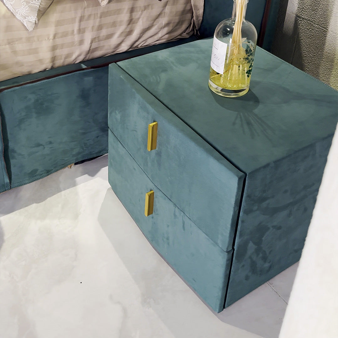 Casablanca Bed with Night Stands