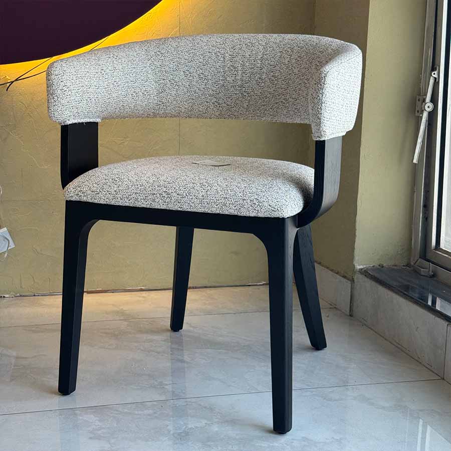 Aurelia chair
