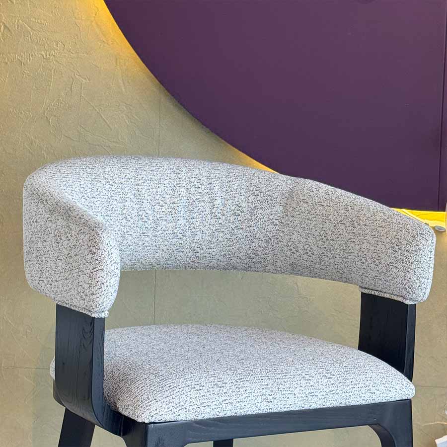 Aurelia chair